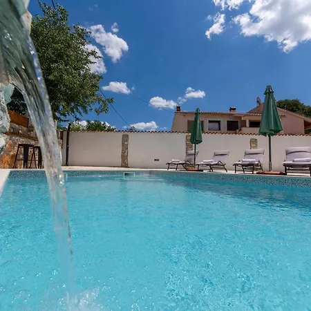 Сasa de vacaciones Hiza Bratovici