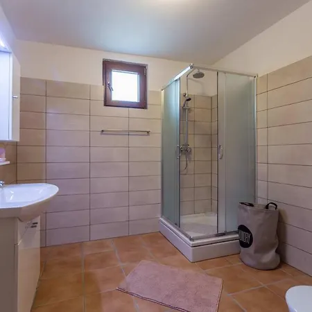 Hiza Bratovici Poreč
