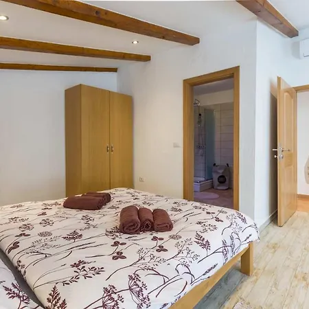 Hiza Bratovici Vakantiehuis Poreč
