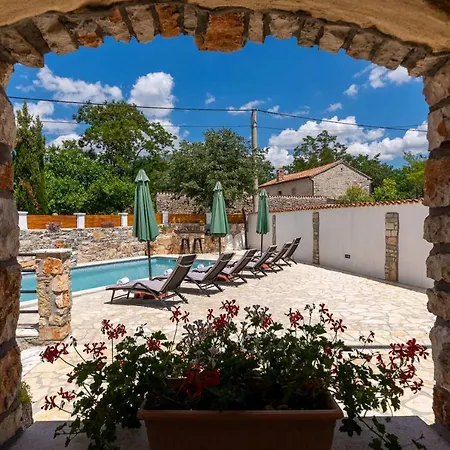 Hiza Bratovici Vakantiehuis Poreč