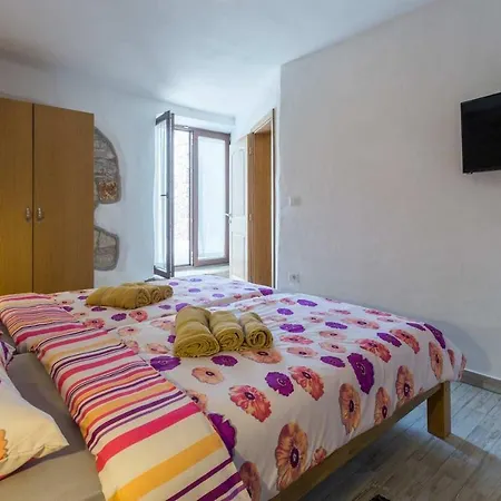 Hiza Bratovici Vakantiehuis *